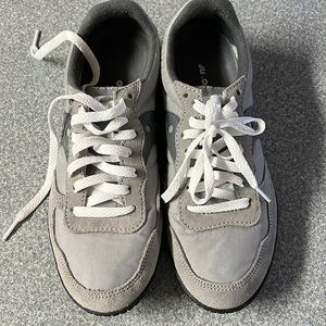 Worn twice. My feet are too wide. 🥲